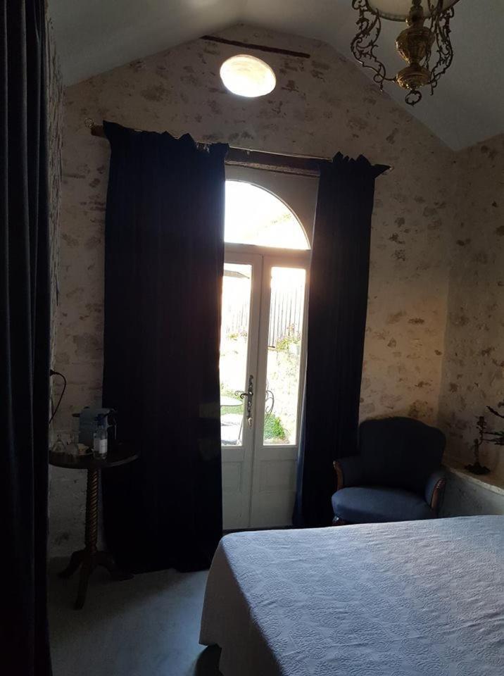 La Maison Bleue Villereal ภายนอก รูปภาพ